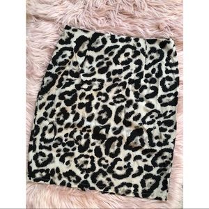 Women’s Snow Leopard Animal Print Skirt Size Medium - Never Worn